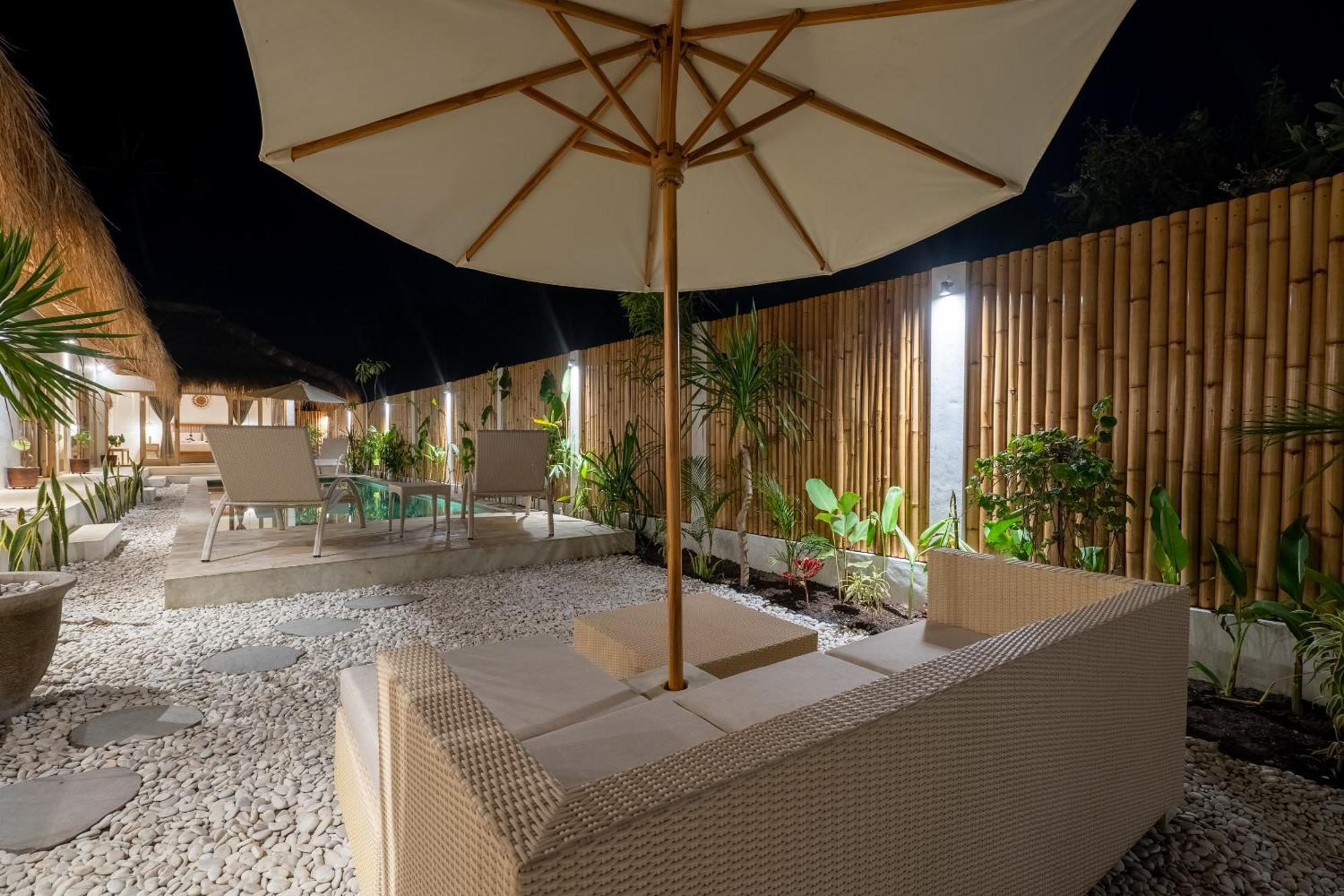 Villa Kelapa Kucing กิลิไอร์ ภายนอก รูปภาพ