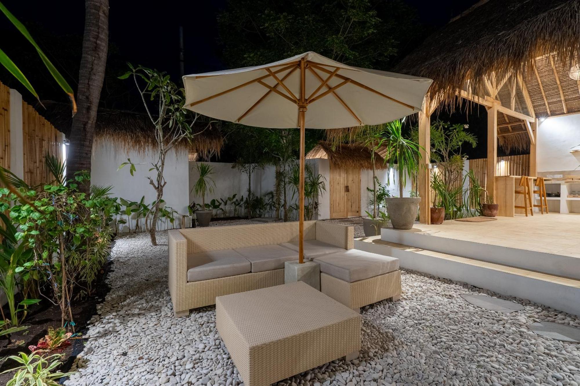 Villa Kelapa Kucing กิลิไอร์ ภายนอก รูปภาพ